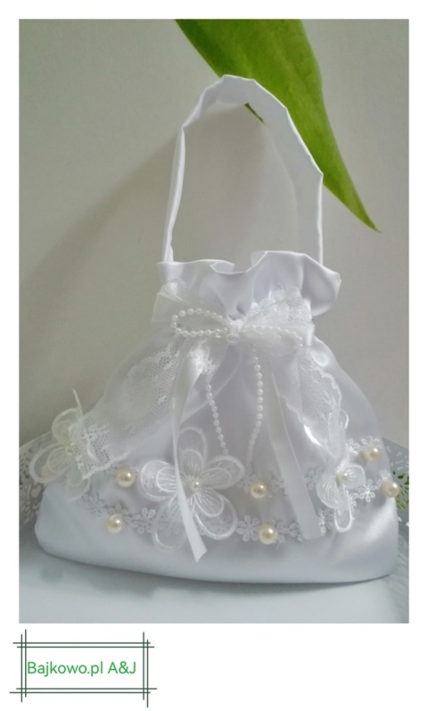 Woreczek , sakiewka, torebka komunijna z satyny