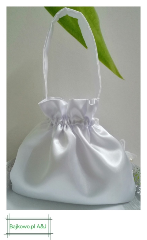 Woreczek , sakiewka, torebka komunijna z satyny